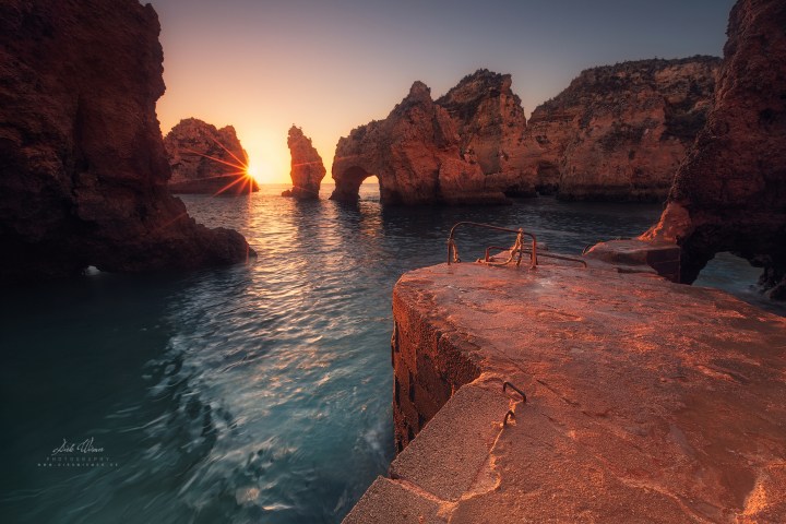 a view of the sunset in Ponta da Piedade